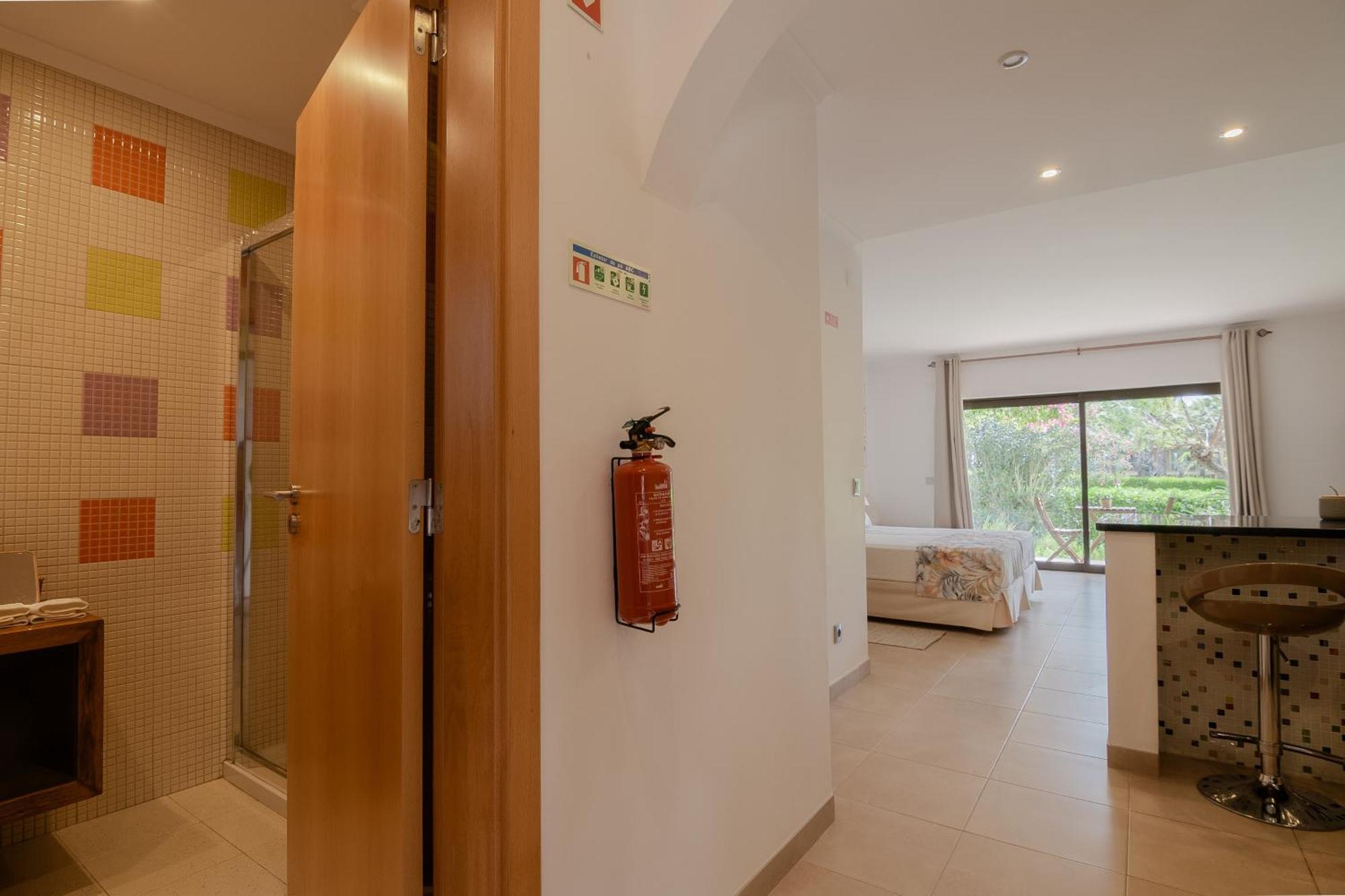 Coastal Retreat With Pool And Beach Access By Drago Rentals Albufeira Luaran gambar